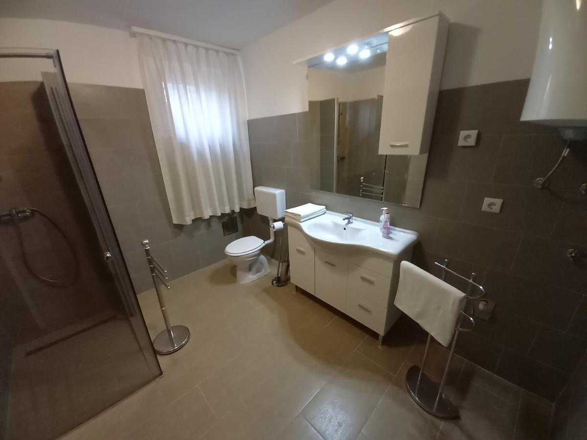Apartments Lungo พูลา ภายนอก รูปภาพ