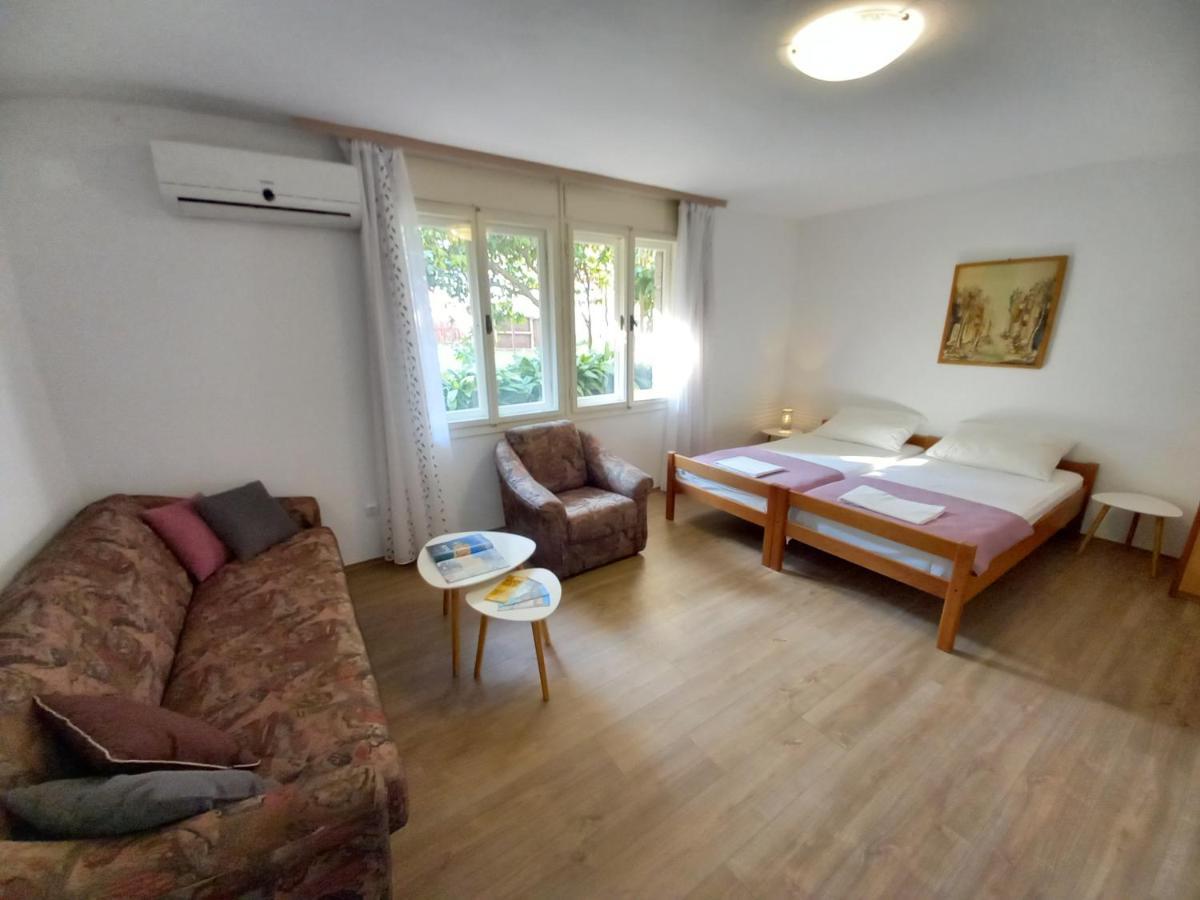 Apartments Lungo พูลา ภายนอก รูปภาพ