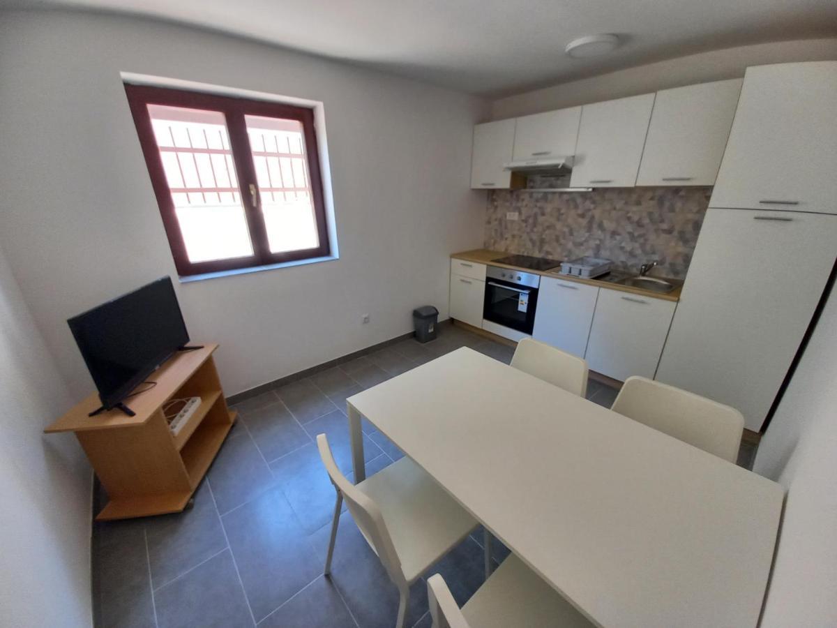 Apartments Lungo พูลา ภายนอก รูปภาพ